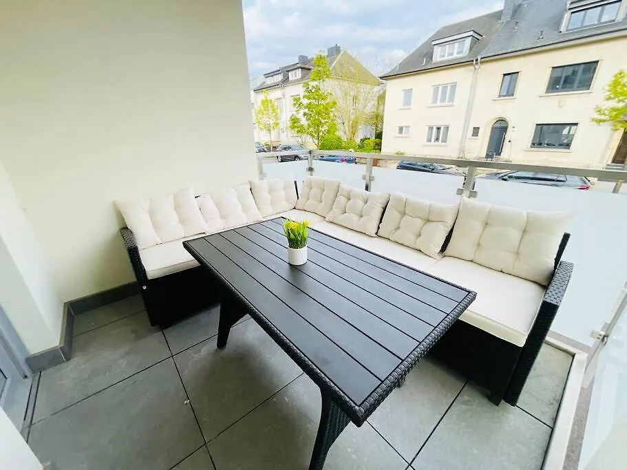 לוקסמבורג Luxury 3 Bedrooms In Center With Terrace And Parking -Bon1 דירה
